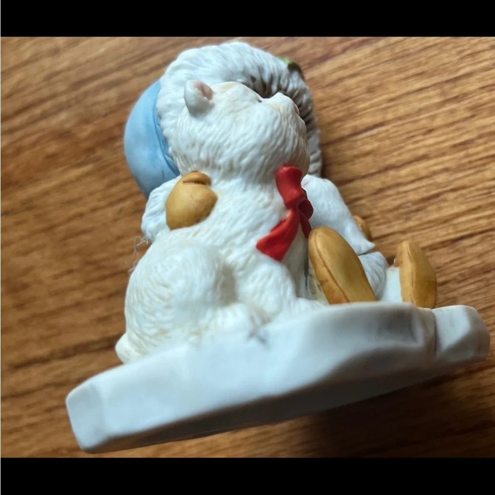 Enesco Collectible Figurine Eskimo girl with pup. Vintage 1980 - Picture 6 of 12